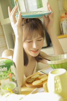 调教拨开两唇打花蒂戒尺